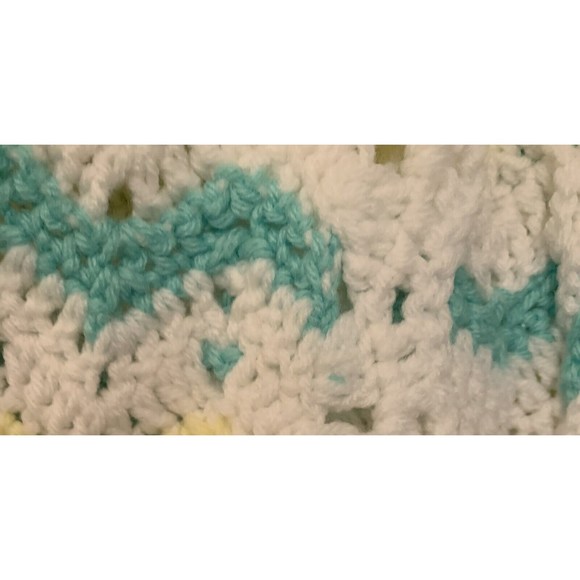 Crochet White Green Yellow Baby Blanket Soft Pastel Scallop Handmade 50" x 60" - Picture 5 of 10